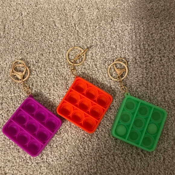 SET of 3 Pop Its - Picture 2 of 8